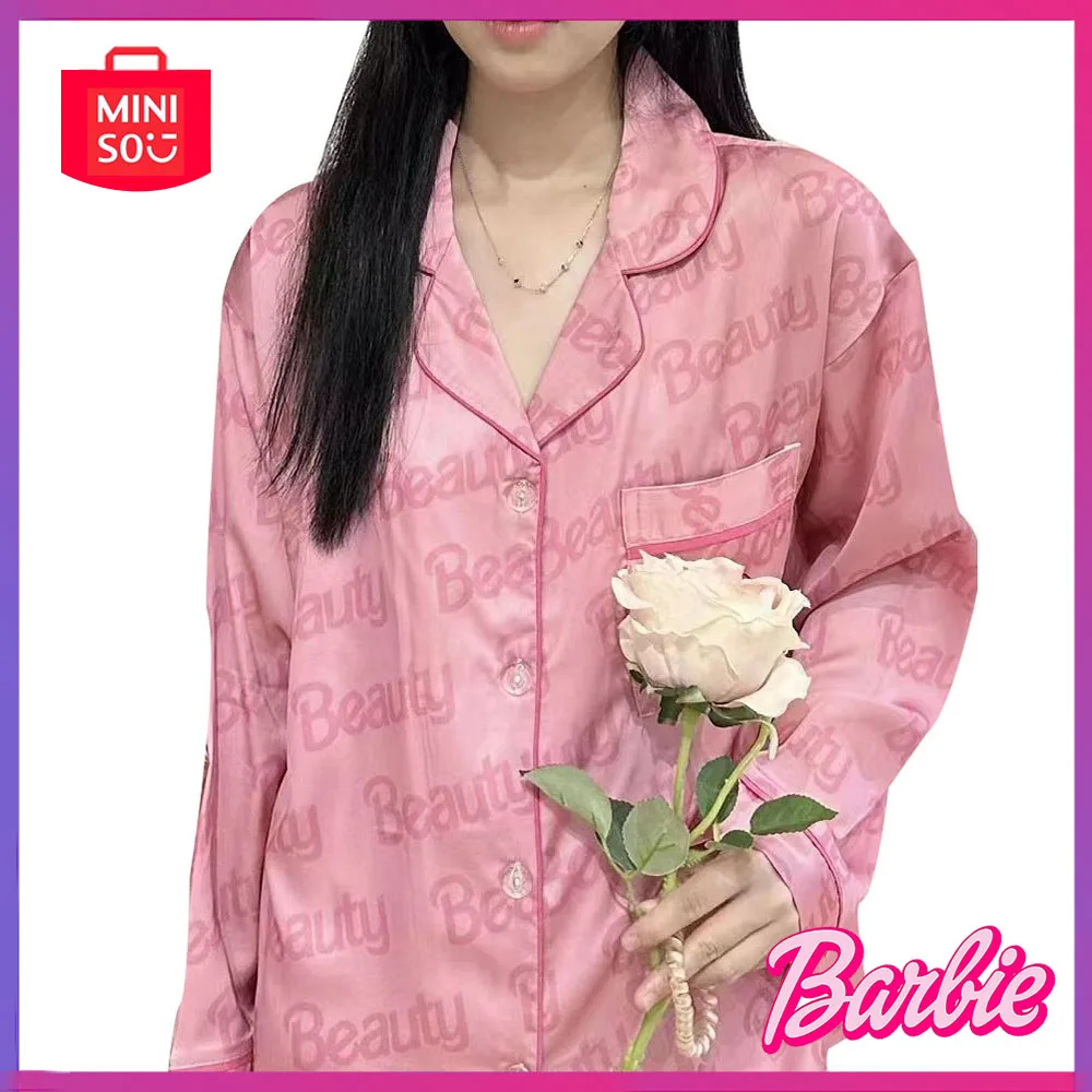 Miniso Barbie Pink Advanced Ice Silk Pajamas Long Sleeve Cardigan Internet Red Barbie Pink Home Wear Set for Girl Christmas Gift 
Miniso Barbie Pink Advanced Ice Silk Pajamas Long Sleeve Cardigan Internet Red Barbie Pink Home Wear Set for Girl Christmas Gift