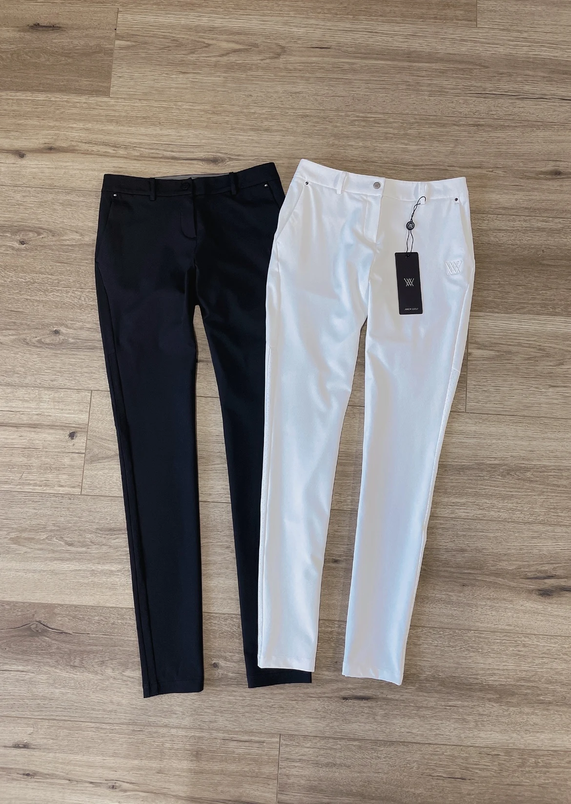 Autumn New Golf Clothing Women's Black White Slim-fit Stretch Quick-dry Women's Pants Golf Ball Pants
Autumn New Golf Clothing Women's Black White Slim-fit Stretch Quick-dry Women's Pants Golf Ball Pants