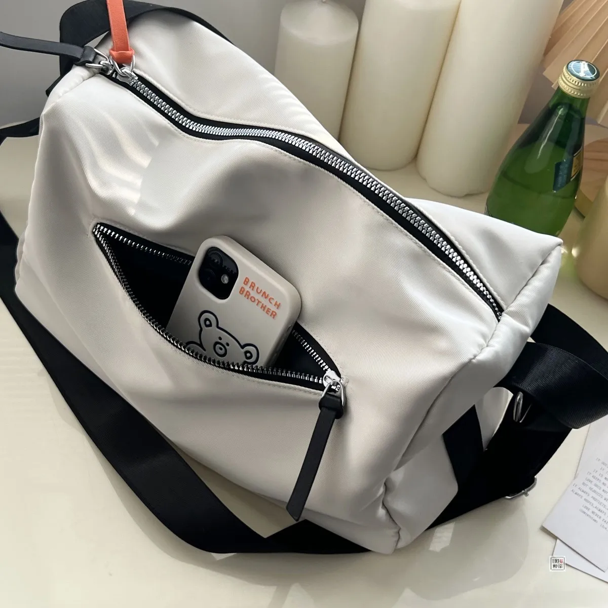 Versatile nylon cycling messenger bag for men and women large capacity crossbody sports bag casual shoulder bag
Versatile nylon cycling messenger bag for men and women large capacity crossbody sports bag casual shoulder bag