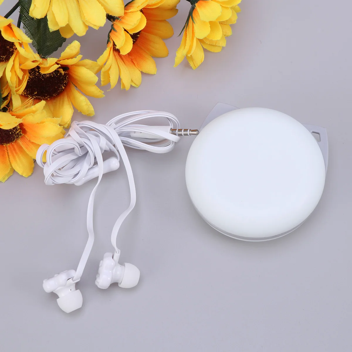1pc Creative Kitten Claw Ear Headphones Earphone with Cartoon Storage Box for Kids Children Girls (White)
1pc Creative Kitten Claw Ear Headphones Earphone with Cartoon Storage Box for Kids Children Girls (White)
