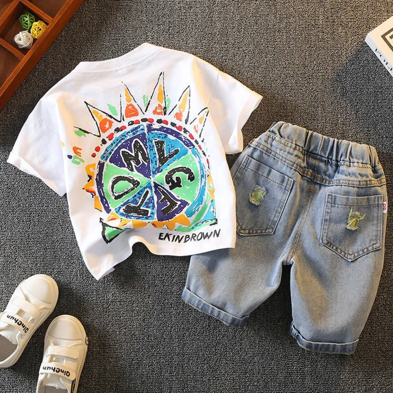 Trendy Boys T-shirt Harajuku Simple Children's Clothing Printing Loose Temperament Short-sleeved New Round Neck Summer Leisure
Trendy Boys T-shirt Harajuku Simple Children's Clothing Printing Loose Temperament Short-sleeved New Round Neck Summer Leisure