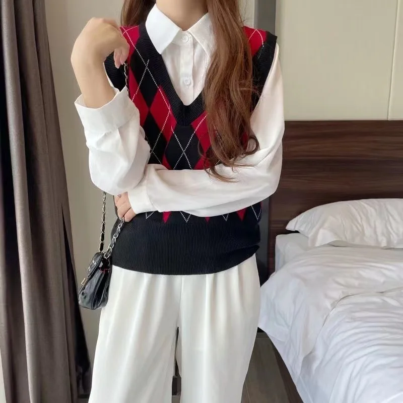 Spring Autumn V-neck Sleeveless Rhombus Jacquard Pullover Short Vest Vest Knitwear Women's New Sleeveless Loose Outerwear Tops
Spring Autumn V-neck Sleeveless Rhombus Jacquard Pullover Short Vest Vest Knitwear Women's New Sleeveless Loose Outerwear Tops