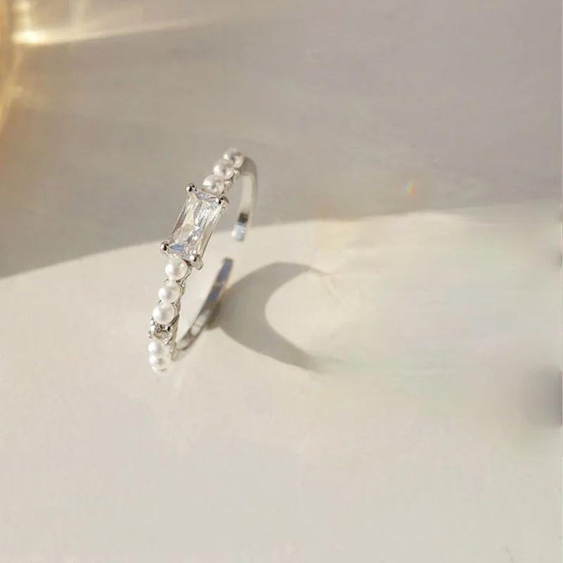 French Style Simple Shiny Square Zircon Ring Round Beads Ring Finger Female Girl Adjustable Ring Gift
French Style Simple Shiny Square Zircon Ring Round Beads Ring Finger Female Girl Adjustable Ring Gift
