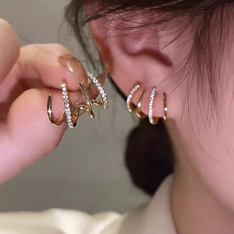 Korean Earing Claw Ear Hook Clip Earrings for Women Four-Prong Setting Gold Color Ear Earrings Fashion Jewelry New Year Gift
Korean Earing Claw Ear Hook Clip Earrings for Women Four-Prong Setting Gold Color Ear Earrings Fashion Jewelry New Year Gift