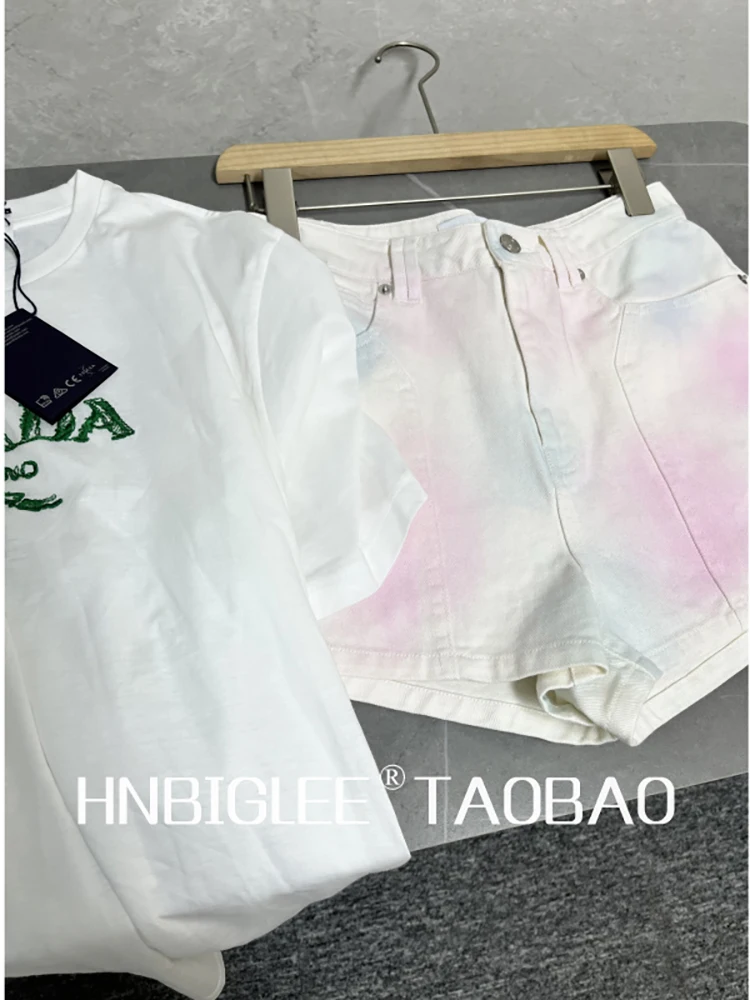 Provide label High Quality Spring Women Fashion Runway Designer High Waist Pink Blue Tie-dye Bottoms Cowboy Cotton Shorts
Provide label High Quality Spring Women Fashion Runway Designer High Waist Pink Blue Tie-dye Bottoms Cowboy Cotton Shorts