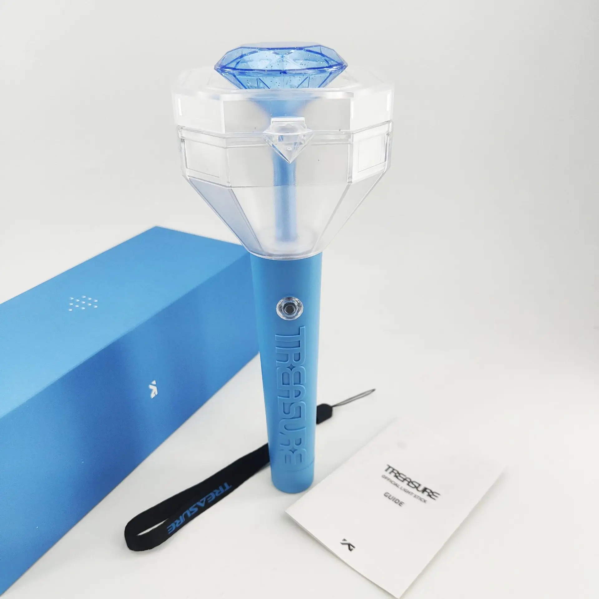 Kpop TREASURE Lightstick Light Stick with bluetooth Hand Lamp Glow Light Stick Party Flash Lamp Supplies Toy Girls Gift
Kpop TREASURE Lightstick Light Stick with bluetooth Hand Lamp Glow Light Stick Party Flash Lamp Supplies Toy Girls Gift