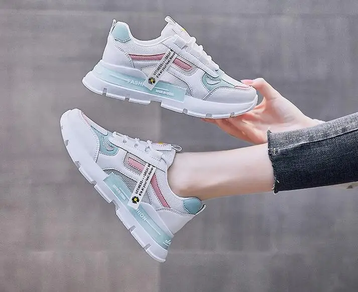 White Women's Shoes 2022 Summer Breathable Mesh Sports Shoes Women Platform Sneakers Non Slip Flat Running Shoes Casual Shoes
White Women's Shoes 2022 Summer Breathable Mesh Sports Shoes Women Platform Sneakers Non Slip Flat Running Shoes Casual Shoes