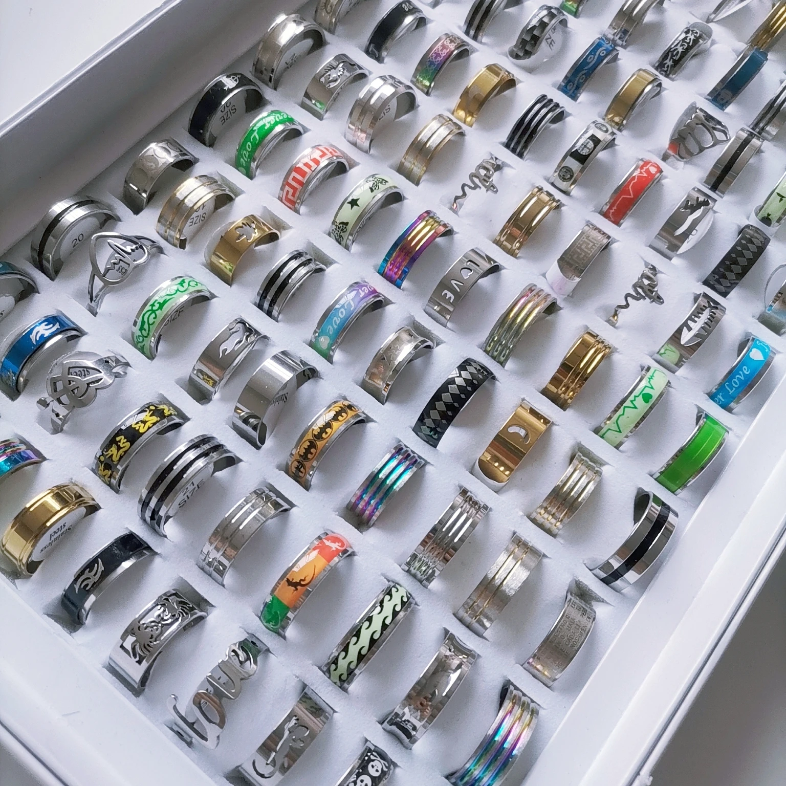 парные кольца готика набор колец Мужские и женские кольца из нержавеющей стали, 100 шт., красочные, модные, стильные, новые смешанные аксессуа...
парные кольца готика набор колец Мужские и женские кольца из нержавеющей стали, 100 шт., красочные, модные, стильные, новые смешанные аксессуа...