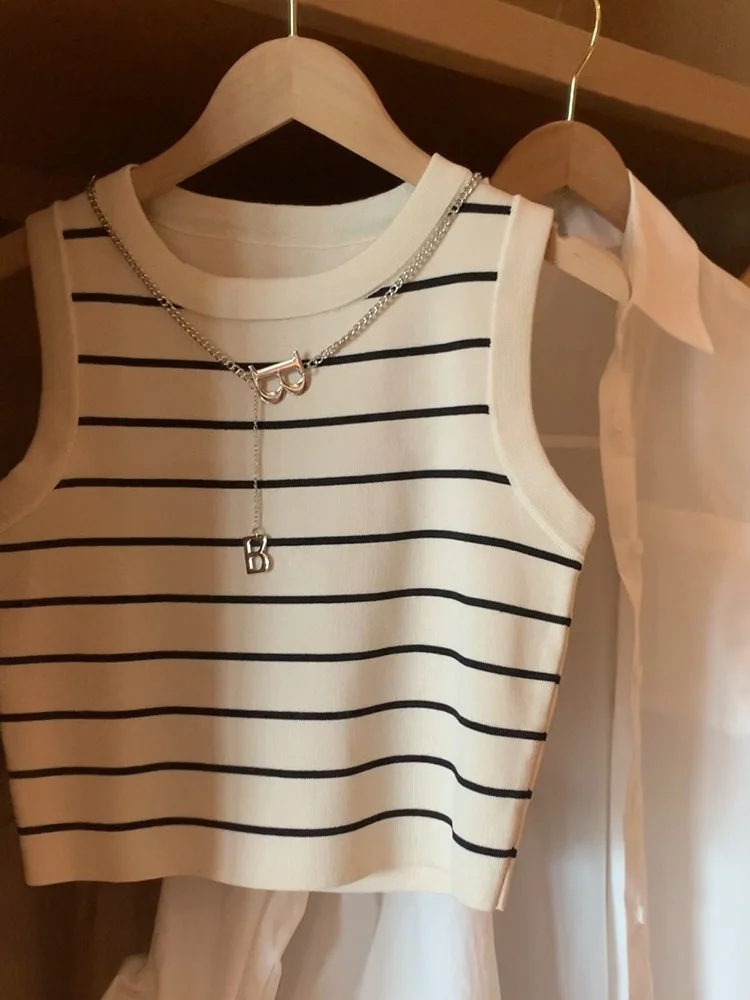 Ice Silk Stripe Basic Bottoming Elasticity Vests Women's Summer Knitted Short Slim O-Neck Tank Fashion Sleeveless Sweater Top
Ice Silk Stripe Basic Bottoming Elasticity Vests Women's Summer Knitted Short Slim O-Neck Tank Fashion Sleeveless Sweater Top