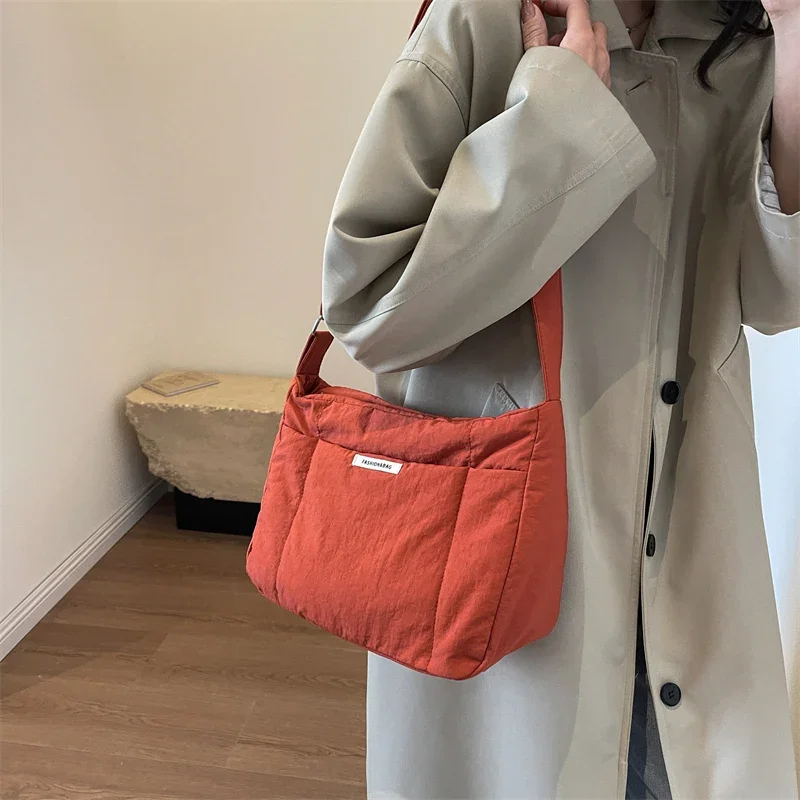Winter New Large Capacity Women Casual Shoulder Bag Simple Solid Color Crossbody Bag Fashion College Student Travel Shopper Bag
Winter New Large Capacity Women Casual Shoulder Bag Simple Solid Color Crossbody Bag Fashion College Student Travel Shopper Bag