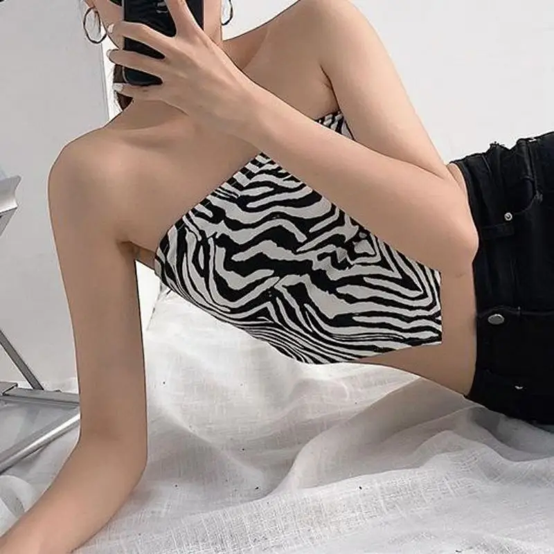 Sexy Summer Vintage Crop Tank Tops Women Irregular Vest Strapless Zebra Striped High Waist Tube Top Backless Party Y2k Clothes
Sexy Summer Vintage Crop Tank Tops Women Irregular Vest Strapless Zebra Striped High Waist Tube Top Backless Party Y2k Clothes