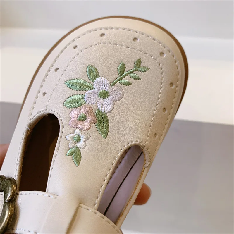 

2022 Shoes Rubber Hook Loop Breathable Anti-slippery Leather Soft Simple Floral Fashion Comfortable Four Seasons Girls