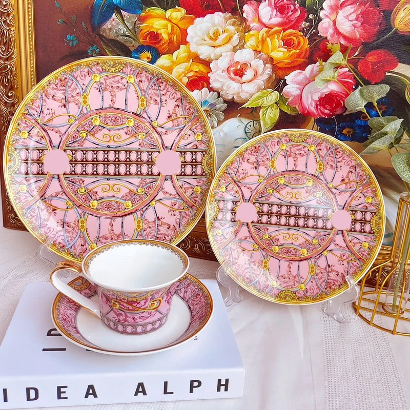 Ceramic Tableware Set American Style Plate Pink Coffee Cups And Saucers Palace Fashion Dining Set Home and Restuarant Use 1set 
Ceramic Tableware Set American Style Plate Pink Coffee Cups And Saucers Palace Fashion Dining Set Home and Restuarant Use 1set