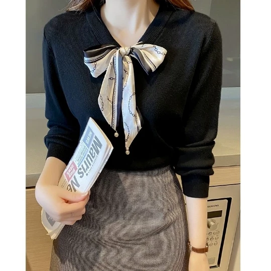 Женский трикотажный пуловер с длинным рукавом, с бантом
Женский трикотажный пуловер с длинным рукавом, с бантом