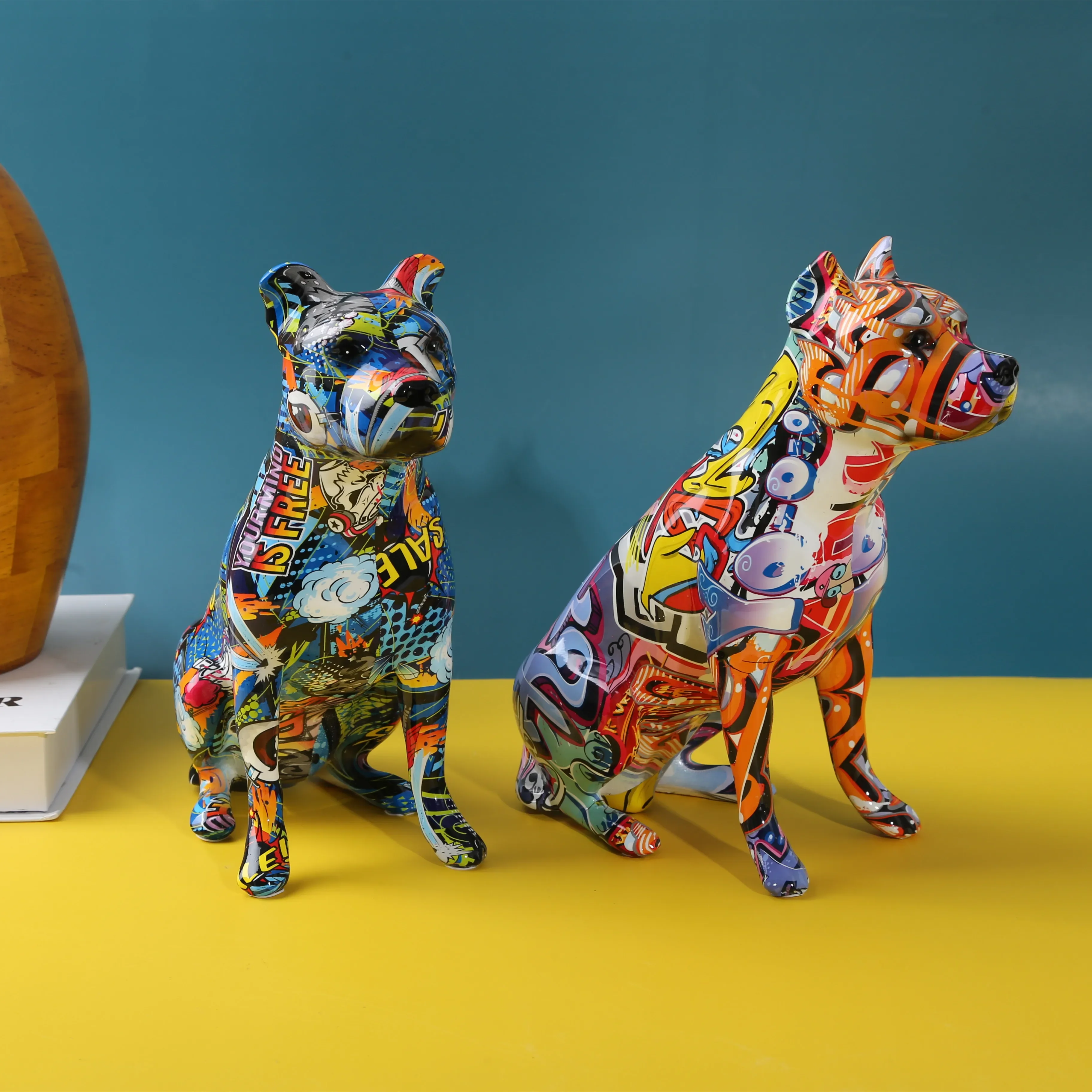 Простая статуя Стаффорда художественный креативный Декор граффити цветные однотонные реалистичные окрашенные вход винный шкаф офисные полимерные изделия 
Простая статуя Стаффорда художественный креативный Декор граффити цветные однотонные реалистичные окрашенные вход винный шкаф офисные полимерные изделия