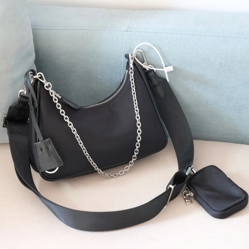 rose Women's bag three in one armpit bag new nylon Single Shoulder Messenger Bag chain small bag
rose Women's bag three in one armpit bag new nylon Single Shoulder Messenger Bag chain small bag