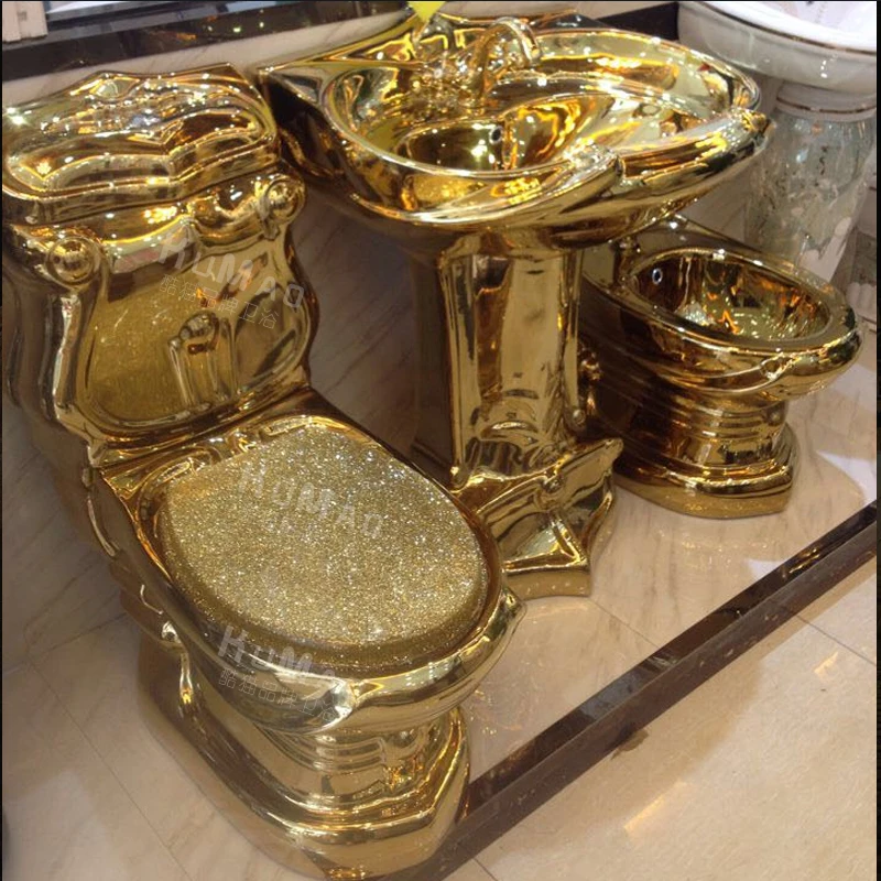 Golden toilet retro hotel color toilet embossed split toilet color gold creative toilet
Golden toilet retro hotel color toilet embossed split toilet color gold creative toilet