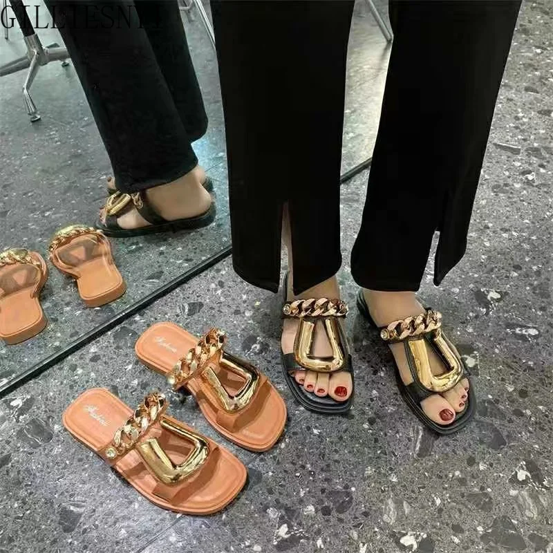 Women Luxury Slippers Summer Metal Chain PVC Outdoor Woman Flip Flops 2022 Waterproof Beach Female Lady Slipper Flats Shoes
Women Luxury Slippers Summer Metal Chain PVC Outdoor Woman Flip Flops 2022 Waterproof Beach Female Lady Slipper Flats Shoes