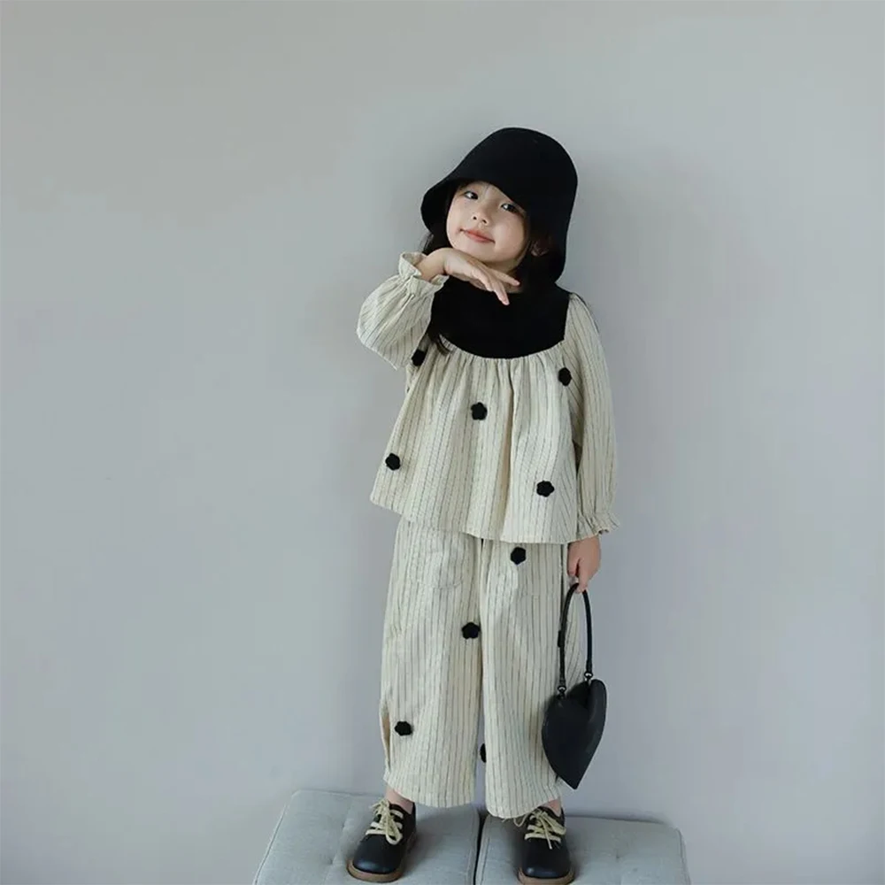 Menoea Girls' Spring & Autumn Colored Wool Ball Stripe Top+Pants Two Piece Fashion Cute Little Girl Set Children's Clothing
Menoea Girls' Spring & Autumn Colored Wool Ball Stripe Top+Pants Two Piece Fashion Cute Little Girl Set Children's Clothing