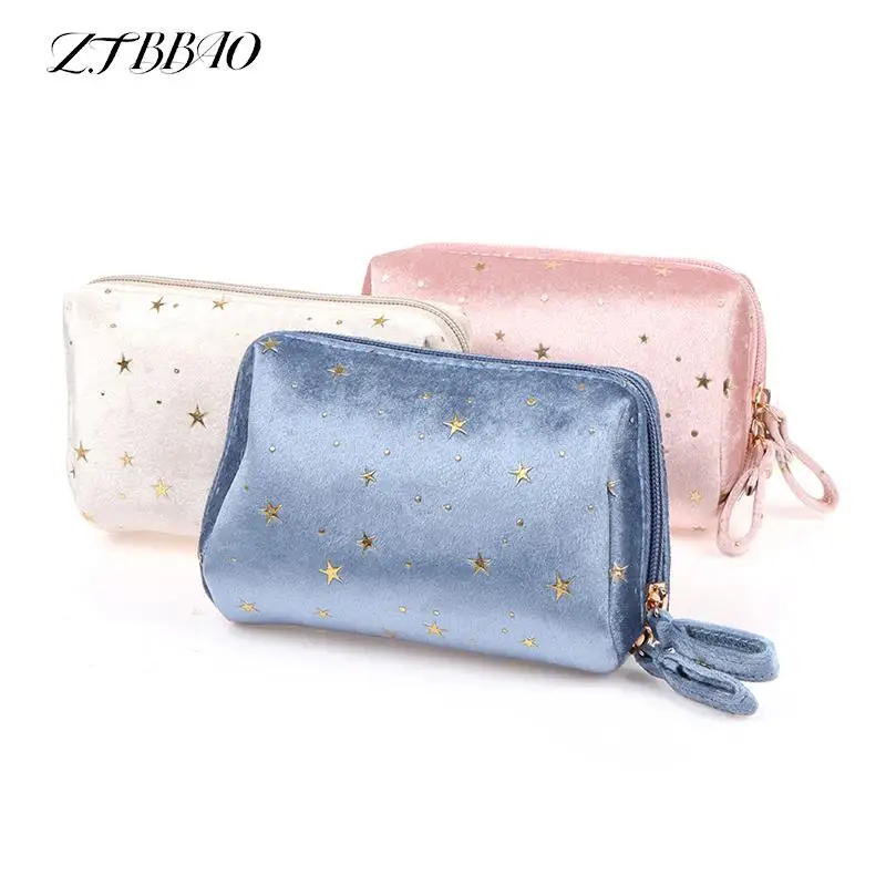1PCS Girls Velvet Organizer Cosmetic Bag Lipstick Pouch Beauty Case Vintage Soft Toiletry Package Women Travel Makeup Bags
1PCS Girls Velvet Organizer Cosmetic Bag Lipstick Pouch Beauty Case Vintage Soft Toiletry Package Women Travel Makeup Bags