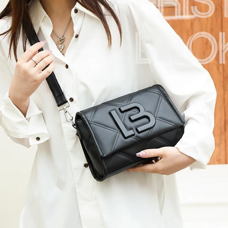2022 Autumn Black Luxury Brand Designer Handbags Women High Quality Free Shipping Shoulder Bags Female PU Leather Shoulder Bag
2022 Autumn Black Luxury Brand Designer Handbags Women High Quality Free Shipping Shoulder Bags Female PU Leather Shoulder Bag