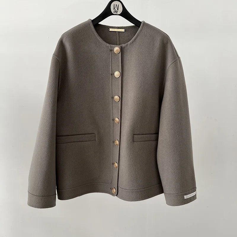 RosEvans Short Double-sided Cashmere Coat \Autumn Winter New Loose Women Coat Blue Round Neck Single Breasted Wool Coat Women
RosEvans Short Double-sided Cashmere Coat \Autumn Winter New Loose Women Coat Blue Round Neck Single Breasted Wool Coat Women