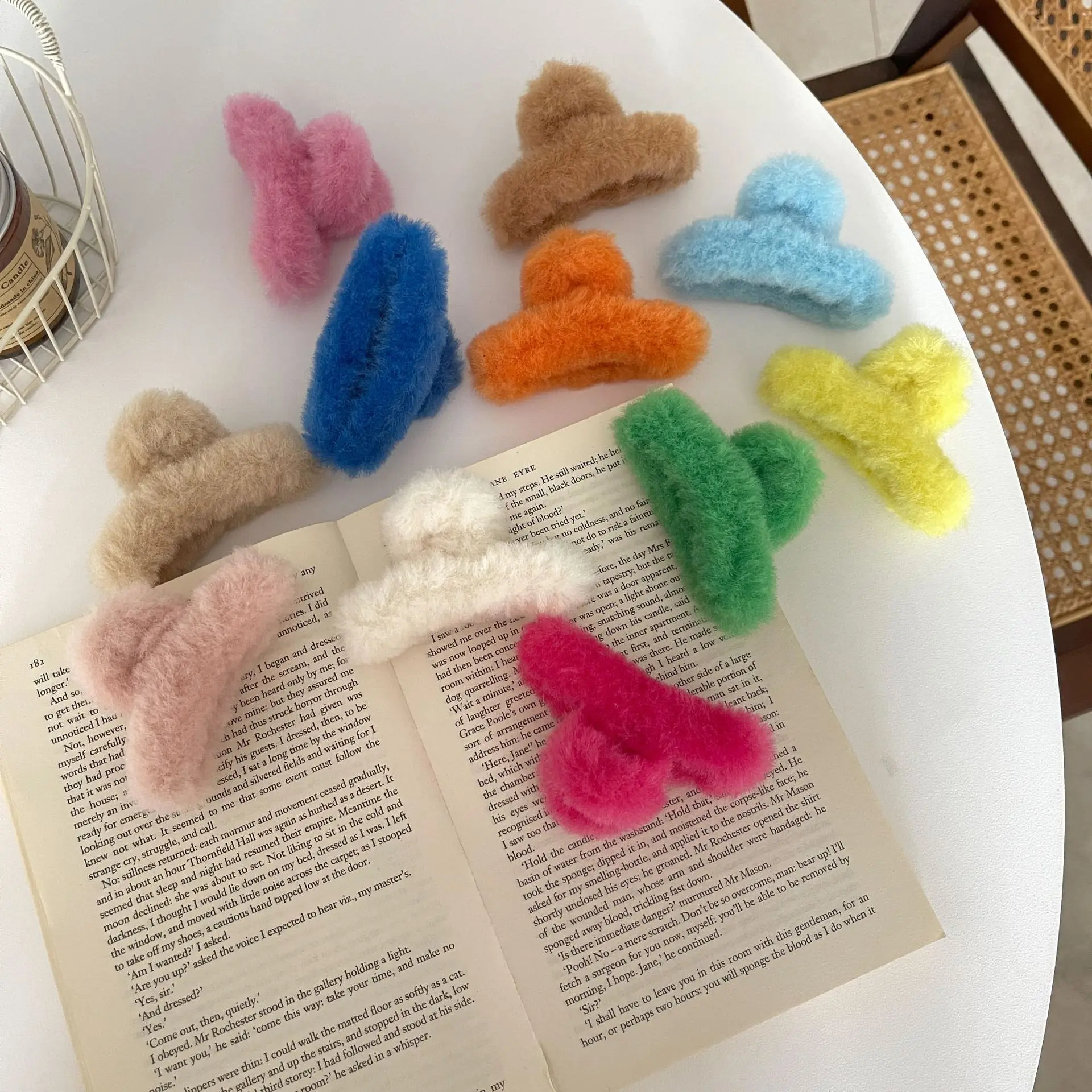 Lamb Wool Gripper Clip Temperament Beautiful Woman Hair Clip Cute Candy Color Hair Clip Korean Fashion Colorful Hair Accessories
Lamb Wool Gripper Clip Temperament Beautiful Woman Hair Clip Cute Candy Color Hair Clip Korean Fashion Colorful Hair Accessories