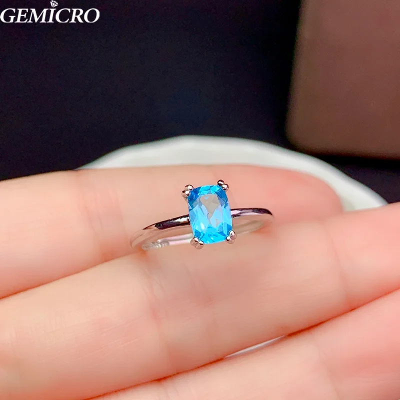 

Кольцо женское из серебра 925 пробы с натуральным голубым топазом, 5 х7 мм
