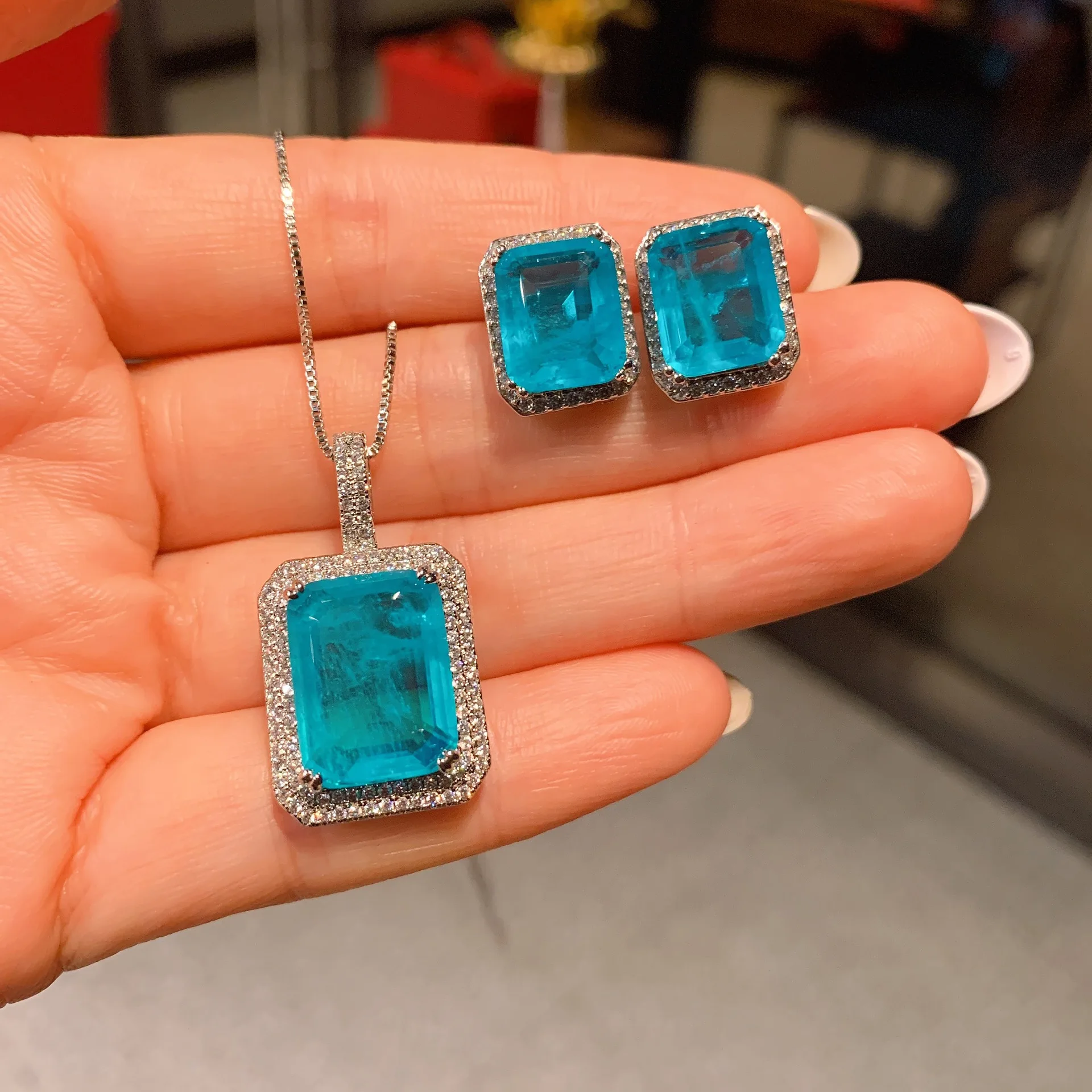 JMK New Paraiba Zircon Jewelry Sets Pendant Necklacen Gemstone Stud Earrings Bridal Wedding Birthay Party Noble Aceesoories Gift
JMK New Paraiba Zircon Jewelry Sets Pendant Necklacen Gemstone Stud Earrings Bridal Wedding Birthay Party Noble Aceesoories Gift