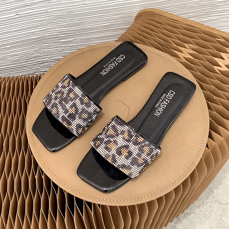 Plus Size Women Slippers Rhinestone Sandals Shoes Antiskid Flat Sole Slippers Woman Leopard Design Sandals Slides Beach Shoes
Plus Size Women Slippers Rhinestone Sandals Shoes Antiskid Flat Sole Slippers Woman Leopard Design Sandals Slides Beach Shoes