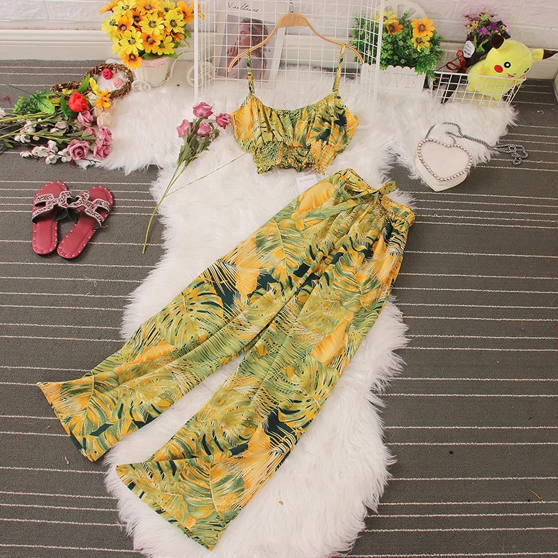 Summer Seaside Holiday Beach Pants Suit Fashion Printed Mini Suspender Vest And High Waist Wide Leg Pants Two-piece Pants Set
Summer Seaside Holiday Beach Pants Suit Fashion Printed Mini Suspender Vest And High Waist Wide Leg Pants Two-piece Pants Set