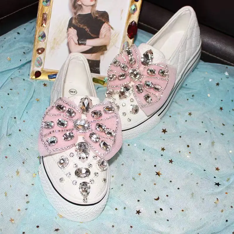 Little White Shoes 2023 Summer New Versatile Water Diamond Matsuke Flat Bottom Bow Tie One Step Casual Shoes Canvas Shoes
Little White Shoes 2023 Summer New Versatile Water Diamond Matsuke Flat Bottom Bow Tie One Step Casual Shoes Canvas Shoes