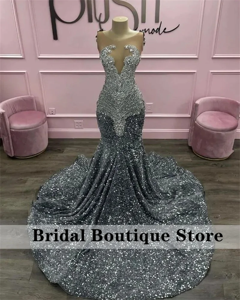 Блестящие Серебряные платья со стразами для выпускного вечера 2024 для черных девушек с бусинами и кристаллами
Блестящие Серебряные платья со стразами для выпускного вечера 2024 для черных девушек с бусинами и кристаллами