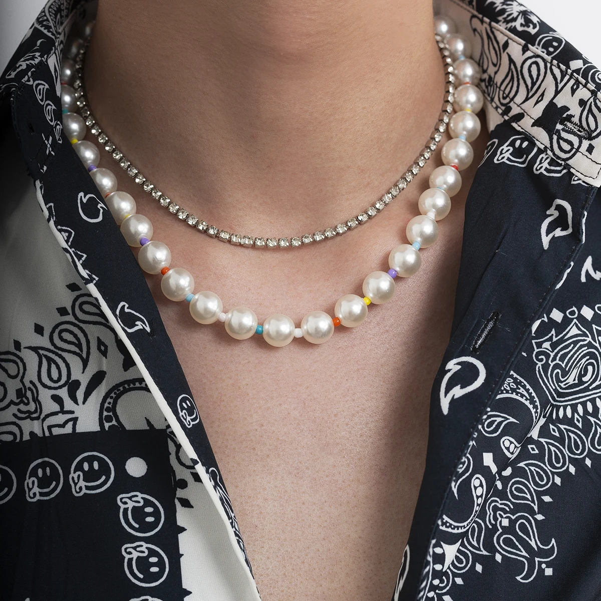 Layered Imitation Pearl Beads Chain Short Choker Necklace Men Trendy Shiny Rhinestone Chain Necklace 2023 Fashion Jewelry Collar
Layered Imitation Pearl Beads Chain Short Choker Necklace Men Trendy Shiny Rhinestone Chain Necklace 2023 Fashion Jewelry Collar