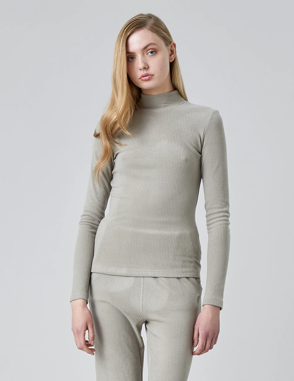 MARKFAST 2022 Basic Turtleneck Women Sweaters Autumn Winter Tops Slim Woman Pullover Knitted Sweater Jumper Soft Warm Pull
MARKFAST 2022 Basic Turtleneck Women Sweaters Autumn Winter Tops Slim Woman Pullover Knitted Sweater Jumper Soft Warm Pull