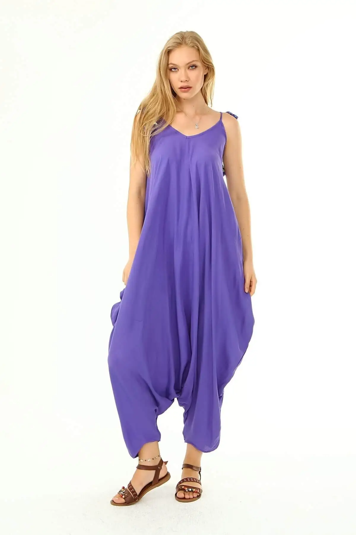 Women's Overalls Purple Adjustable Shoulder Strap Oversize Jumpsuit Hot Casual Fashion Sleeveless Baggy Trousers Overalls
Women's Overalls Purple Adjustable Shoulder Strap Oversize Jumpsuit Hot Casual Fashion Sleeveless Baggy Trousers Overalls