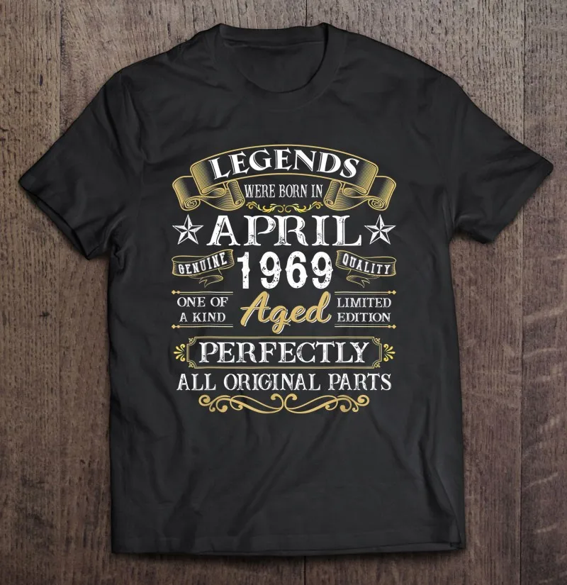 

Мужская футболка с коротким рукавом, с надписью «Легенды родились в апреле 1969 года»