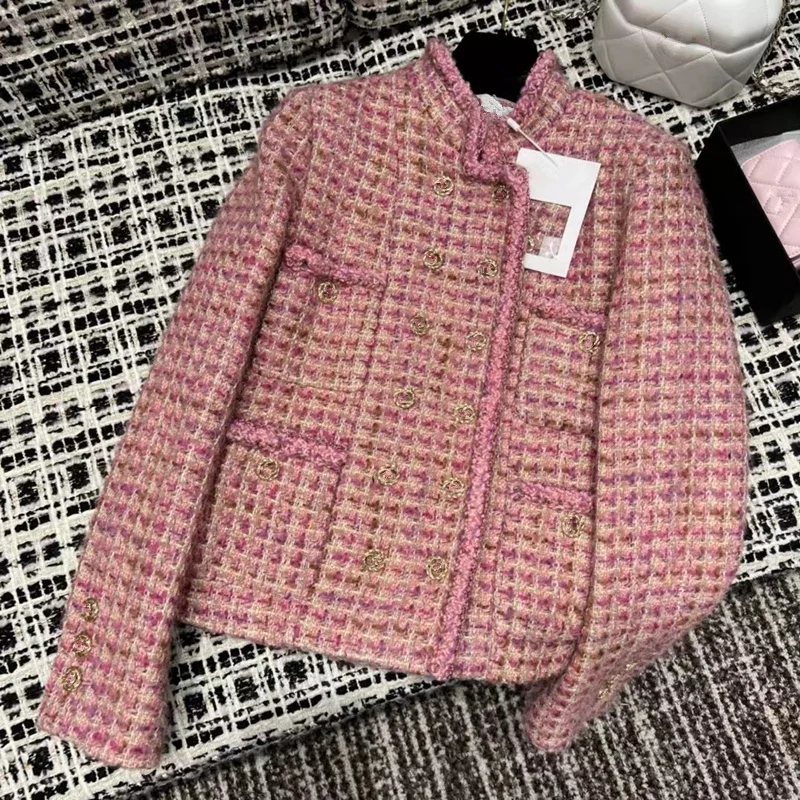 European and American women's clothing winter 2022 new Long sleeve stand collar double breasted fashion colored tweed coat
European and American women's clothing winter 2022 new Long sleeve stand collar double breasted fashion colored tweed coat