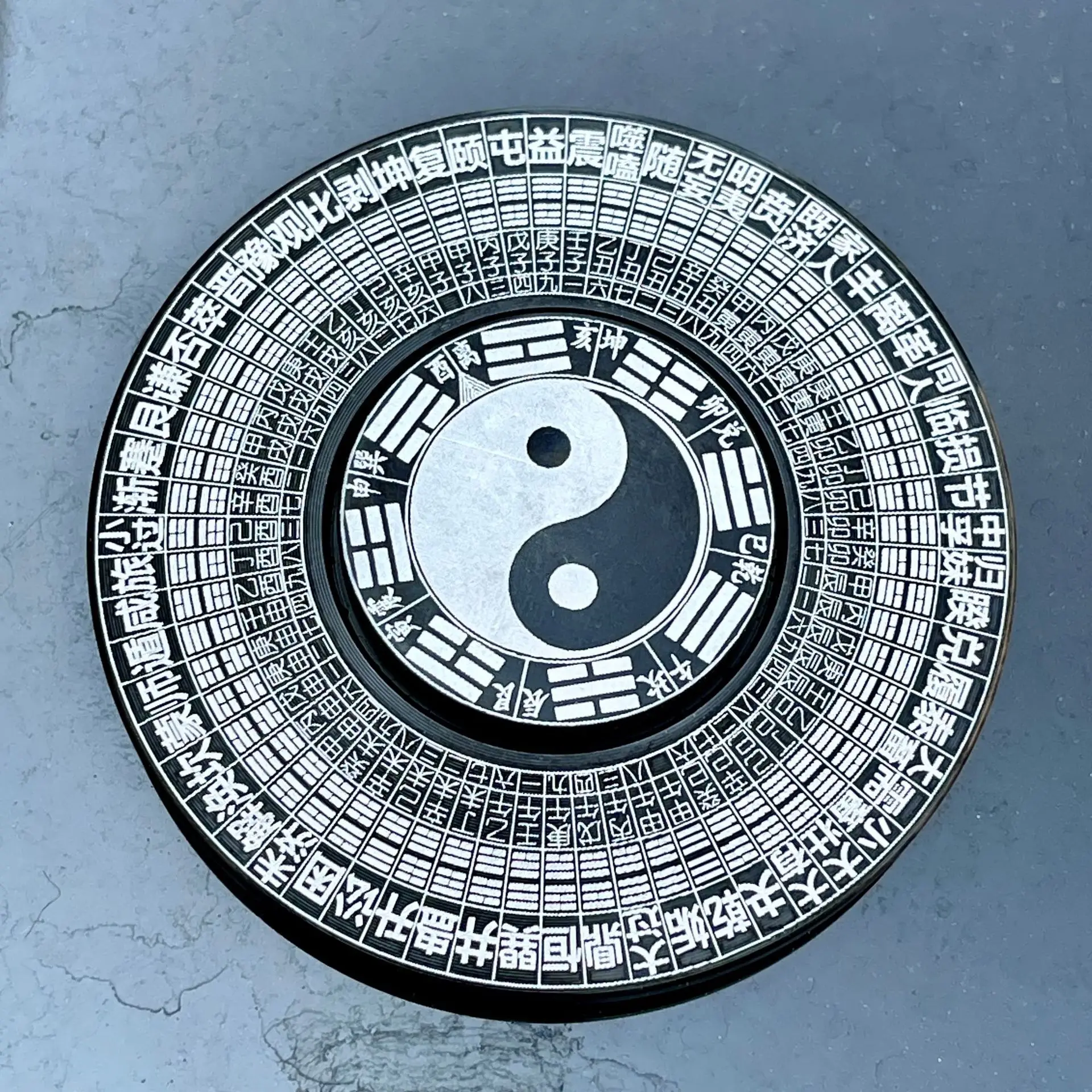 

Taiji-Bagua Fidget Spinner Metal Alloy Chinese Traditions I-Ching Taiji-Bagua Compass Hand Spinner Stress Relief Toys For Adult