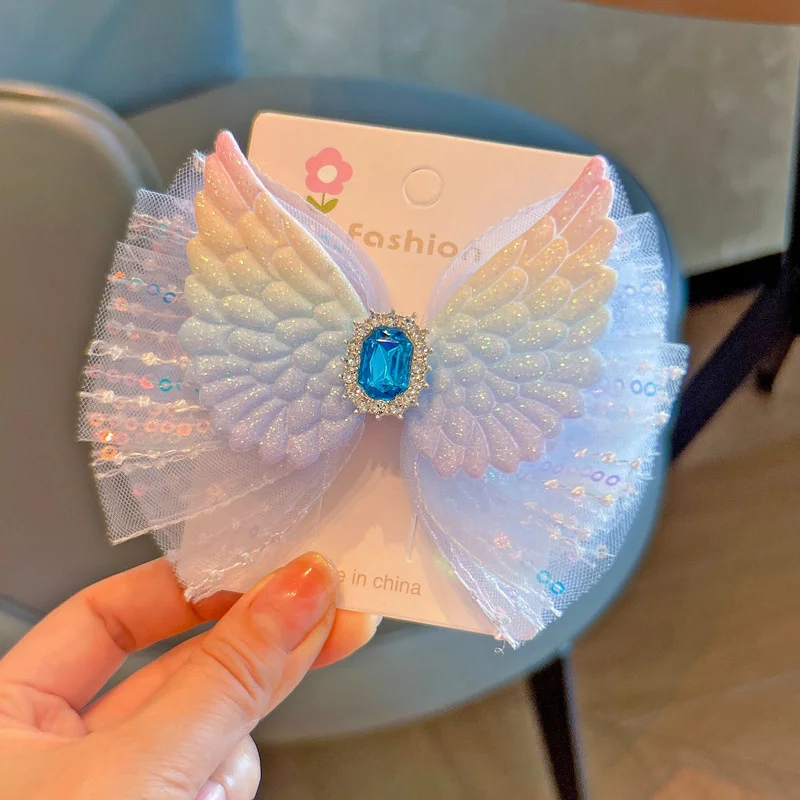 1PC New Princess Angel Wing Sequin Bow Lovely Girl Hairpins Children Headwear Hairgrips Hair Clips Barrettes Hair Accessories
1PC New Princess Angel Wing Sequin Bow Lovely Girl Hairpins Children Headwear Hairgrips Hair Clips Barrettes Hair Accessories