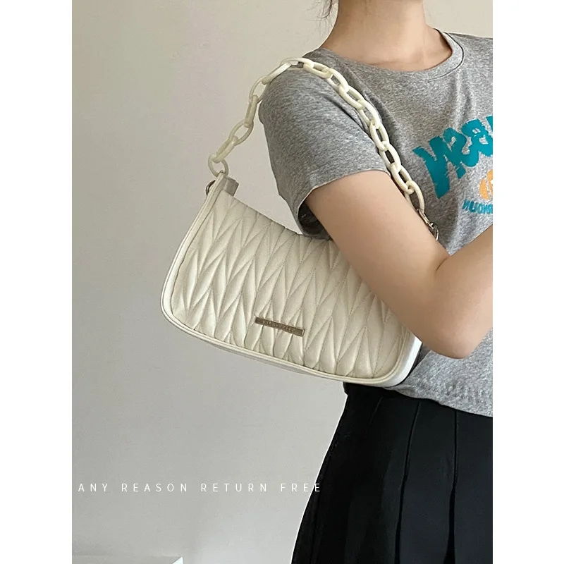 Women's Bags 2022 New Pleated Rhombus Messenger Bag Women's Xia Acrylic Chain High-end All-match Underarm Shoulder Bag
Women's Bags 2022 New Pleated Rhombus Messenger Bag Women's Xia Acrylic Chain High-end All-match Underarm Shoulder Bag
