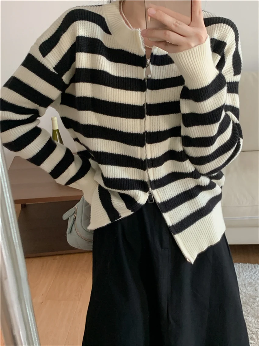 HziriP 2022 Korea Zipper New Coats Knitwear Women Sweet Casual Stylish Office Lady Cardigans Loose Chic All Match Sweaters
HziriP 2022 Korea Zipper New Coats Knitwear Women Sweet Casual Stylish Office Lady Cardigans Loose Chic All Match Sweaters