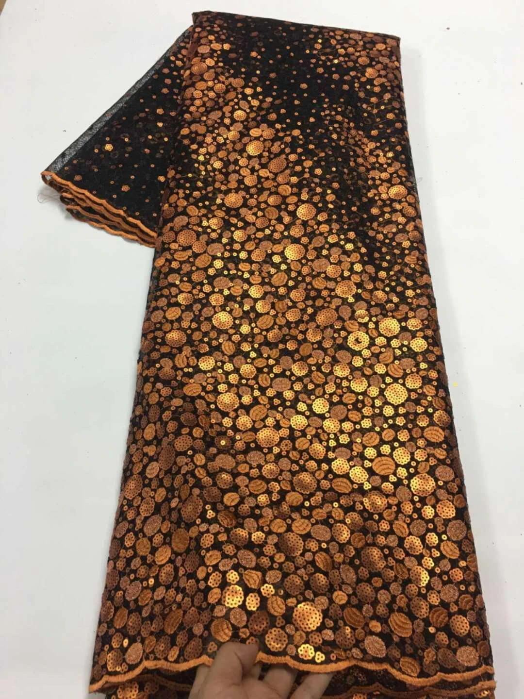 Latest Nigerian African Lace 2020 Bridal Lace Fabric High Quality Mesh Sequins Lace Fabric For Wedding Party 2 Yards KHX27-1
Latest Nigerian African Lace 2020 Bridal Lace Fabric High Quality Mesh Sequins Lace Fabric For Wedding Party 2 Yards KHX27-1