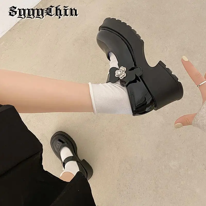 Spring Women Mary Jane Platform Chunky Heel Pumps Ladies Shoes Female Flower Buckle Cute Retro Cozy Classic College Girl Shoes
Spring Women Mary Jane Platform Chunky Heel Pumps Ladies Shoes Female Flower Buckle Cute Retro Cozy Classic College Girl Shoes