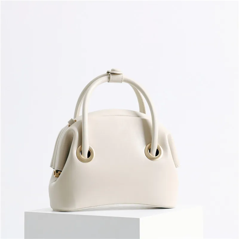 Women's Spring And Summer New Light Color Series Niche Design Retro Fashion High Grade Sense Cowhide Clip Catfish Bag Handbag
Women's Spring And Summer New Light Color Series Niche Design Retro Fashion High Grade Sense Cowhide Clip Catfish Bag Handbag