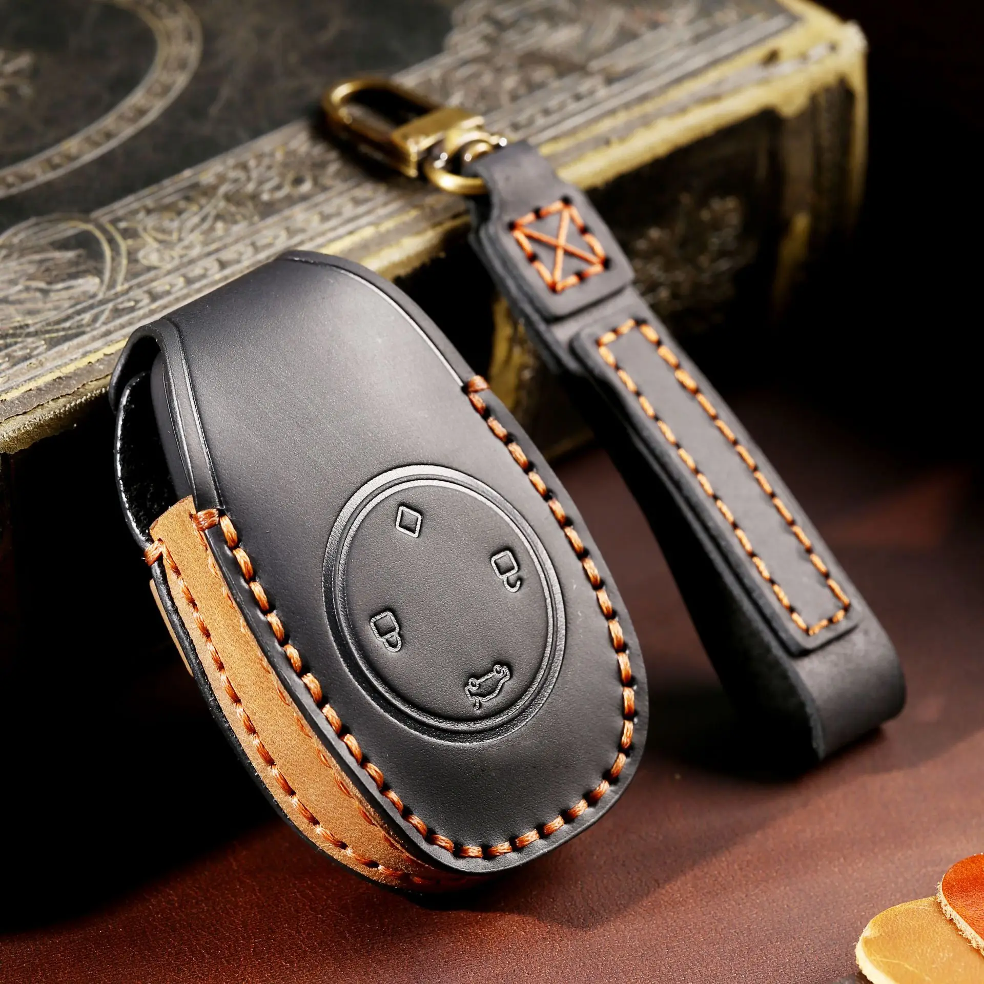 

Luxury Crazy Horse Leather Car Key Cover Case Remote Keyring Protective Bag for Leapmotor T03 2021 S01 C11 Fob Protector Shell