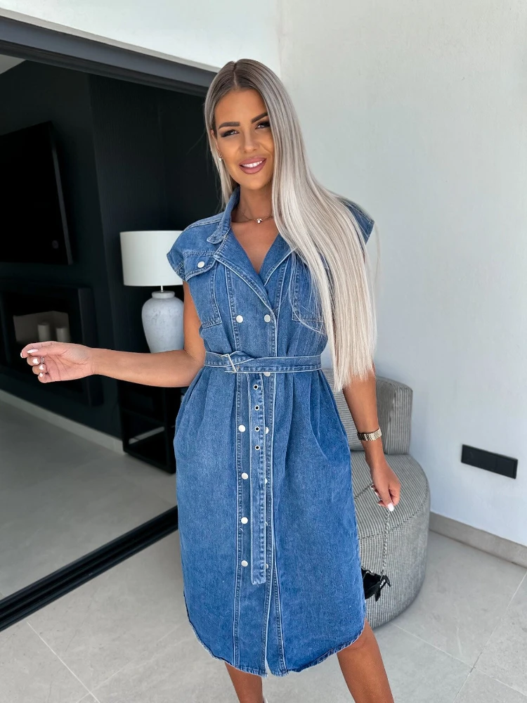 Casual Polo Collar Sleeveless Button Open Chest Waist Tie Up Denim Dresses Women Clothing Solid Color Double-breasted Knee Skirt
Casual Polo Collar Sleeveless Button Open Chest Waist Tie Up Denim Dresses Women Clothing Solid Color Double-breasted Knee Skirt
