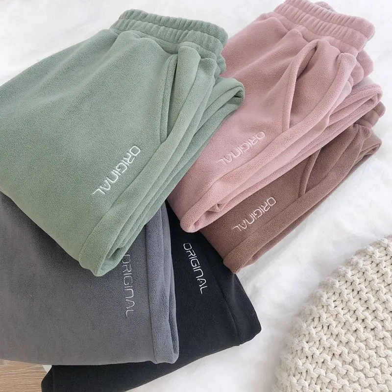 Olivan casual pants female 2021 winter new Korean version of the large size plus velvet thick loose sports pants
Olivan casual pants female 2021 winter new Korean version of the large size plus velvet thick loose sports pants