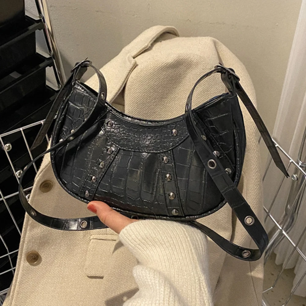 Vintage Women's Handbags Trend Y2K Bag Underarm Small Purse Rivets Hobos Shoulder Bag Crossbody Bags Female Luxury Shopper Bag 
Vintage Women's Handbags Trend Y2K Bag Underarm Small Purse Rivets Hobos Shoulder Bag Crossbody Bags Female Luxury Shopper Bag