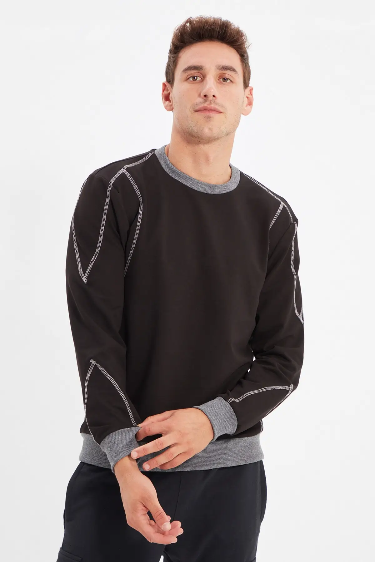 Trendyol Men 'S Regular Fit Cycling Collar Long Sleeve Spreader Sewn Sweatshirts TMNAW22SW0787
Trendyol Men 'S Regular Fit Cycling Collar Long Sleeve Spreader Sewn Sweatshirts TMNAW22SW0787